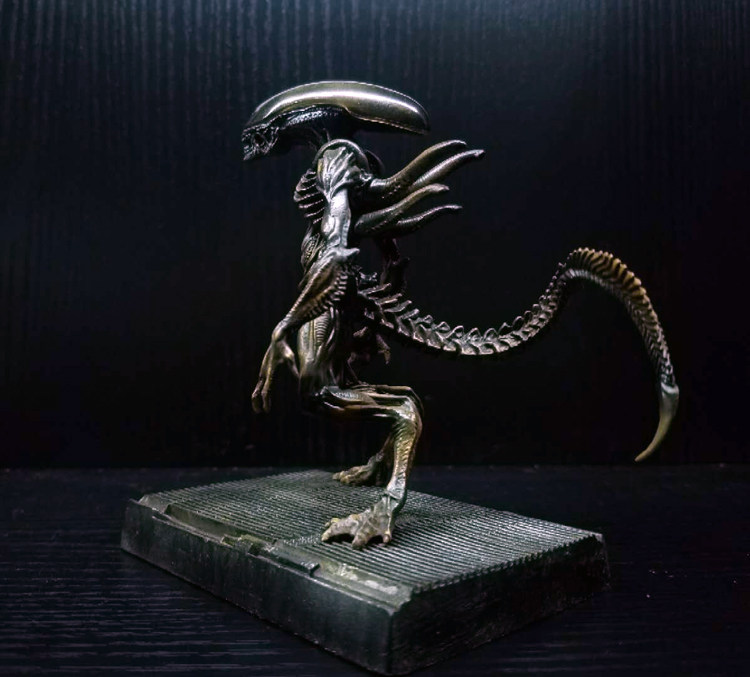 ダイキャスト樹脂製モデルキット エイリアンディスプレイモデル - Model Kit Anubis のレビューと価格